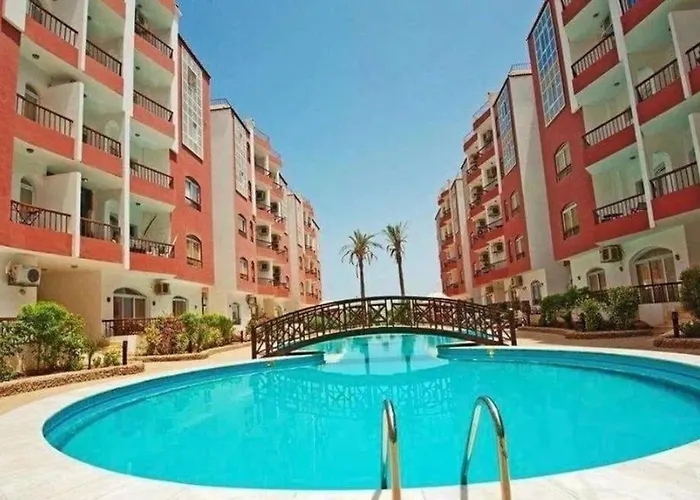 Desert Pearl Three Bedrooms *