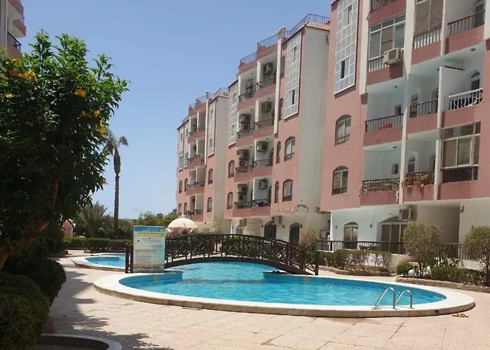 Desert Pearl Three Bedrooms *
