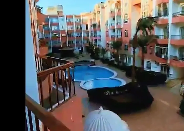 Desert Pearl Three Bedrooms Apartment
