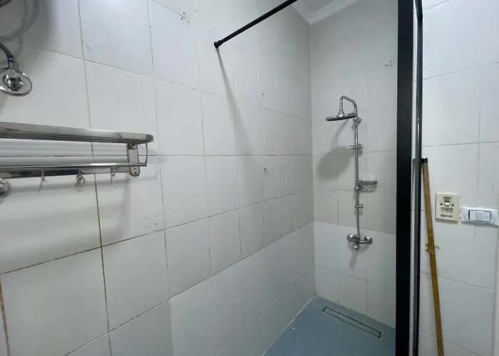 Desert Pearl Three Bedrooms Apartment *